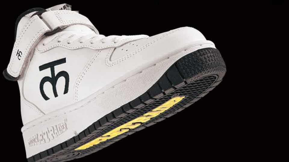 muscle-trainer-sneakers